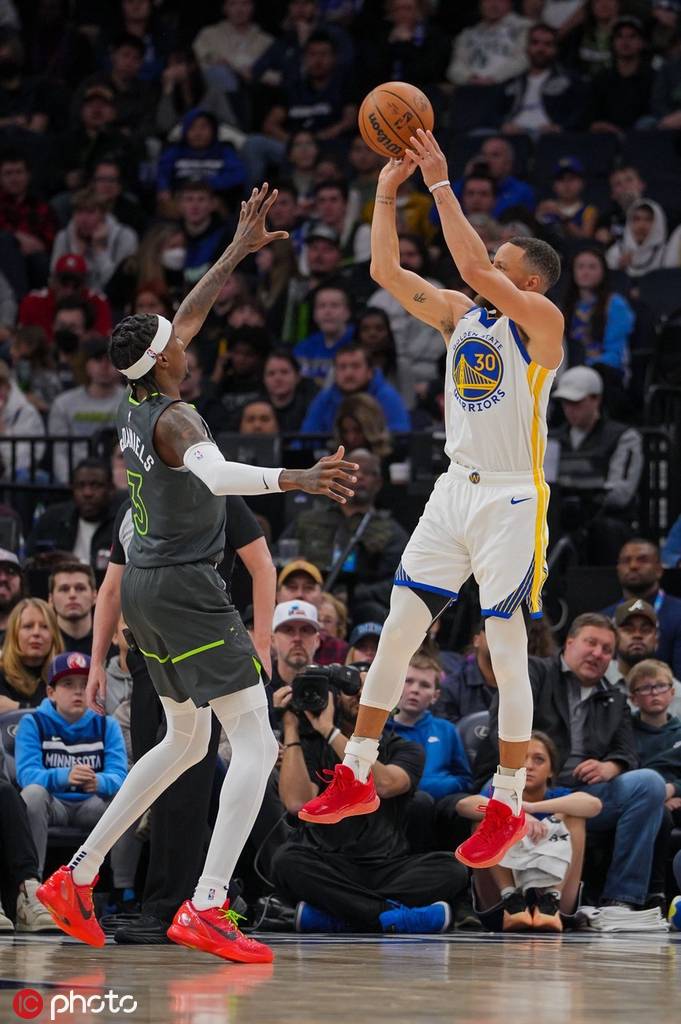  爱德华兹绝杀助森林狼胜爵士  